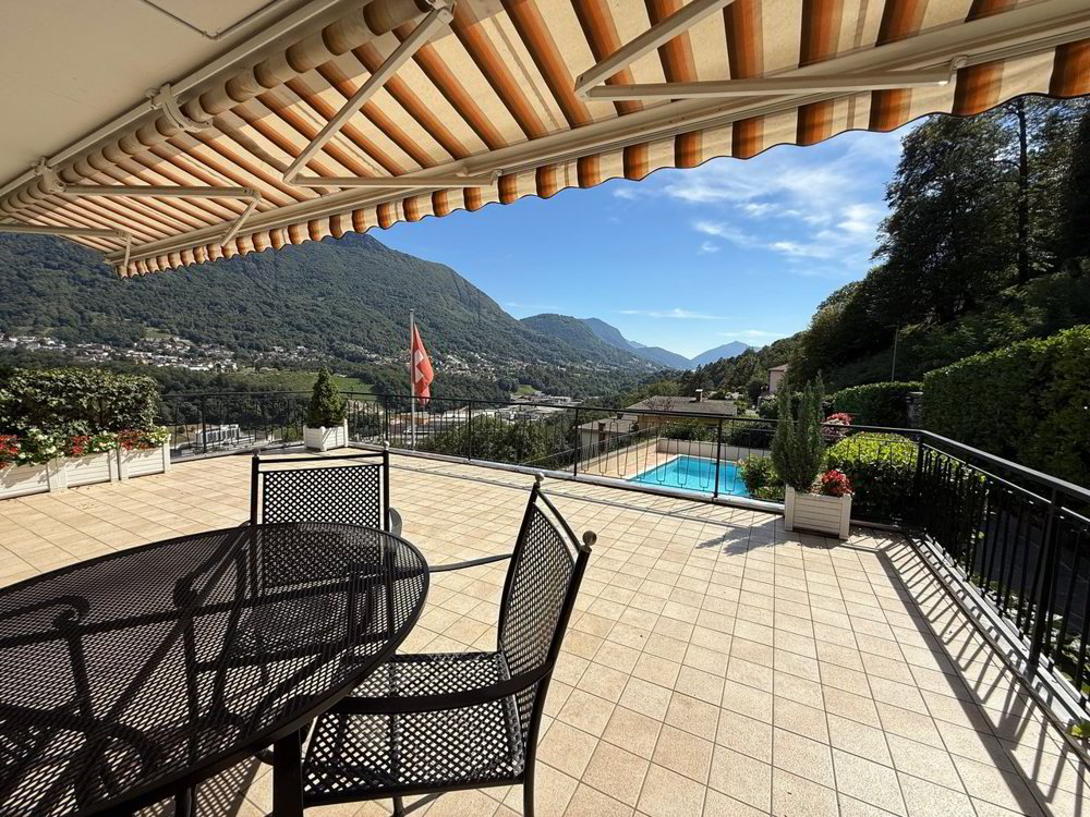 5 rooms House to buy in Lugaggia - image 1/10