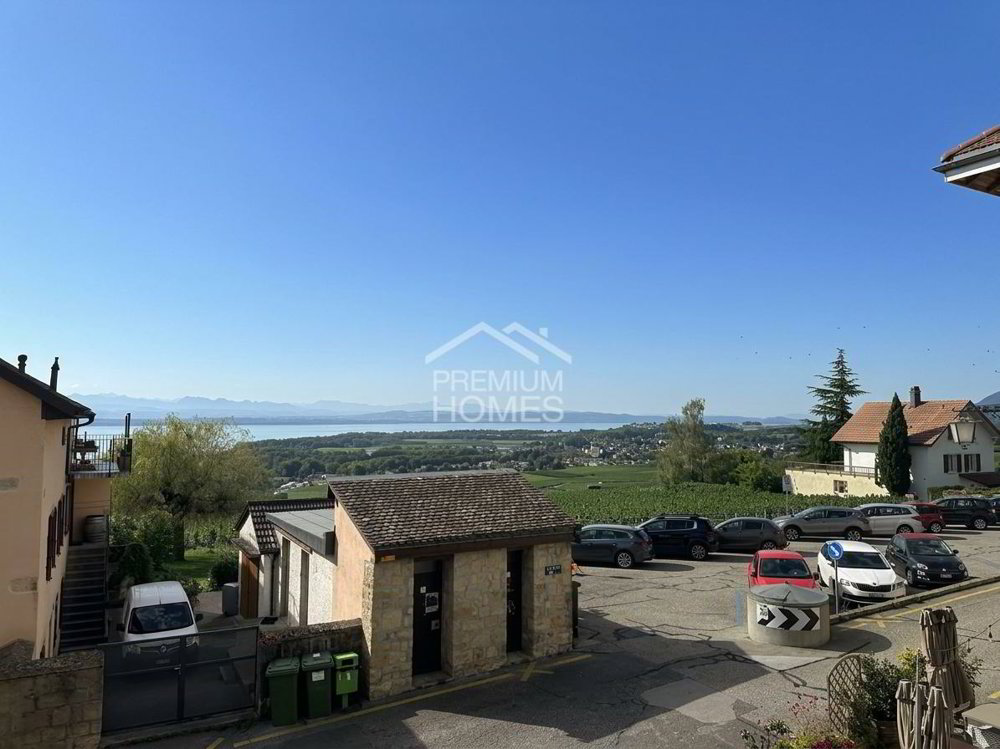 3 rooms Apartment to buy in Cormondrèche - image 1/9