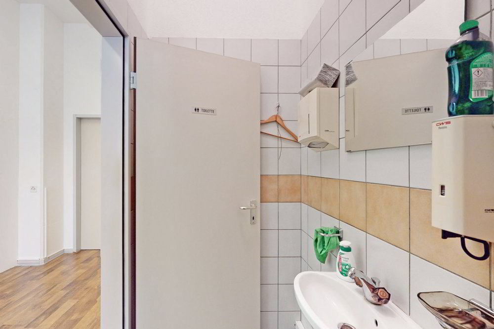 Bureau & Commerce null pièces à louer à Manno - image 1/12