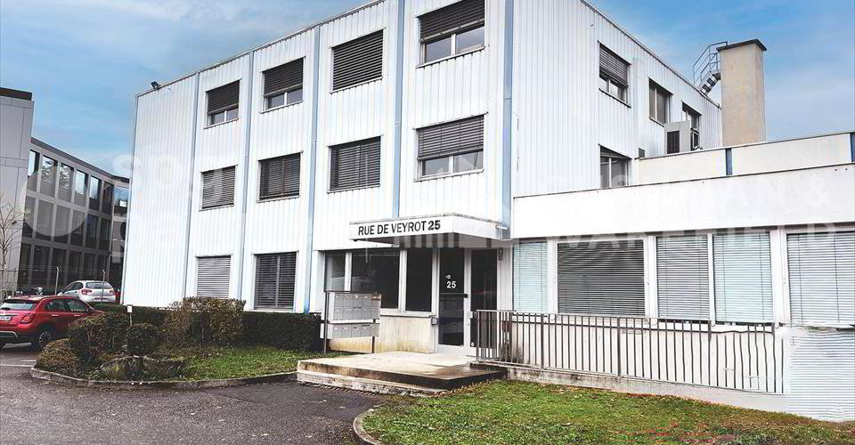 null rooms Office & Commercial for rent in Meyrin - image 1/9