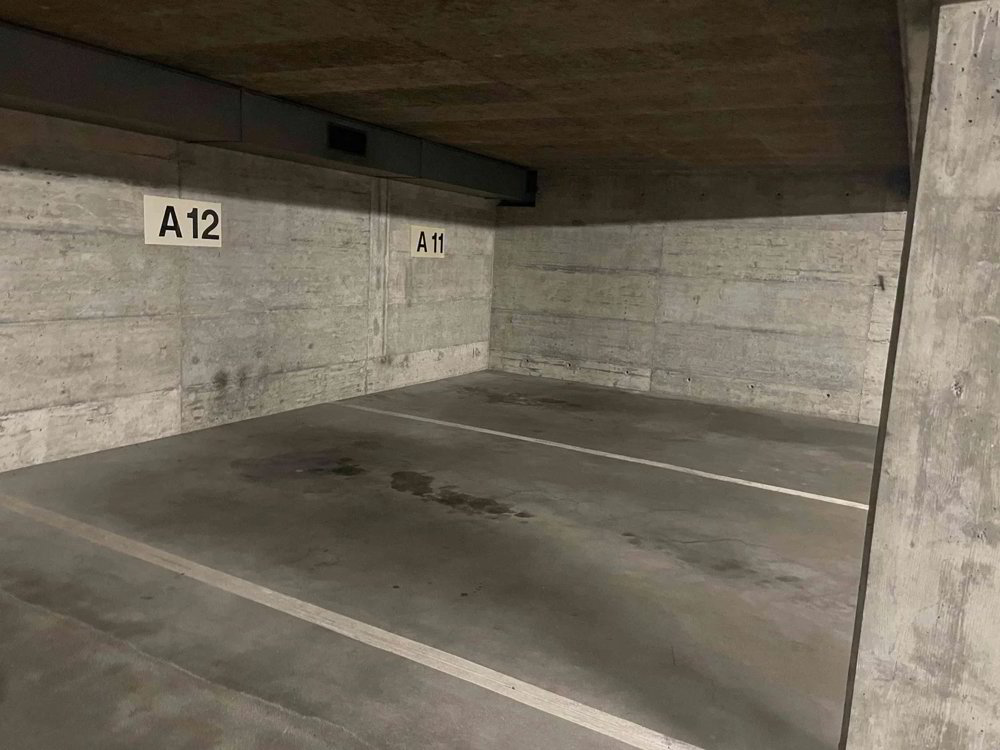 Parcheggio, garage di null locali in affitto a Ittigen - immagine 1/2