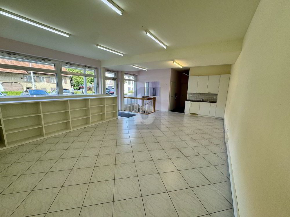 SICHTBAR, ZENTRAL, MIT PARKPLÄTZEN INKLUSIVE - Ansicht 2