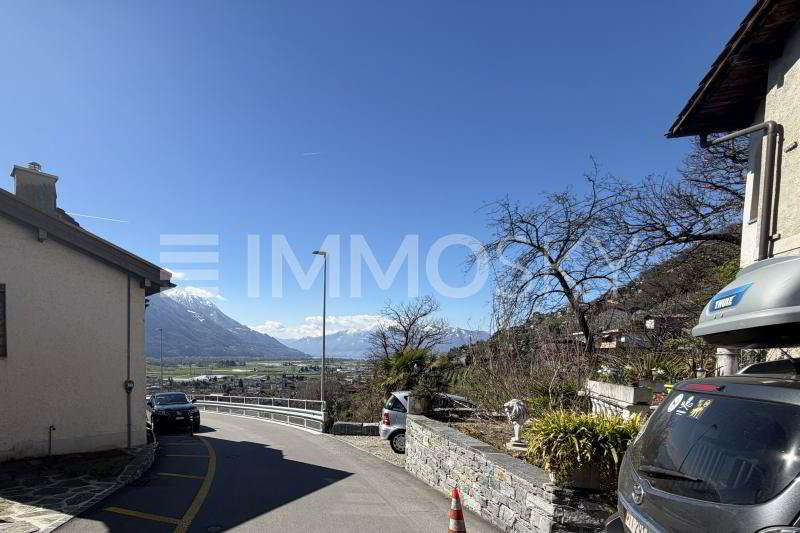 5.5 rooms Apartment to buy in Cugnasco - image 1/7