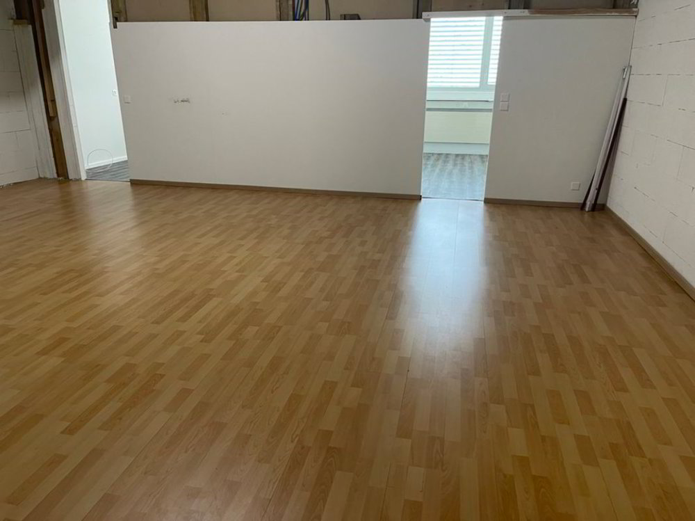 null rooms Office & Commercial for rent in Malters - image 1/4