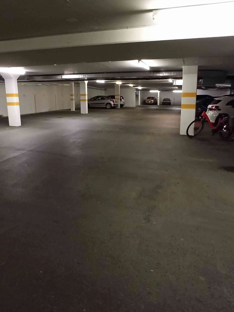 Abgesperrter Parkplatz in sauberer Tiefgarage zu vermieten - Ansicht 4