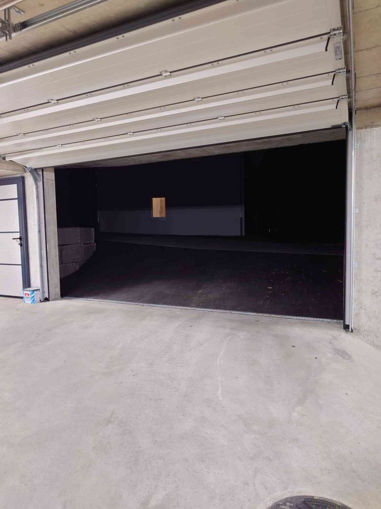 null rooms Car park, garage for rent in Leutwil - image 1/3