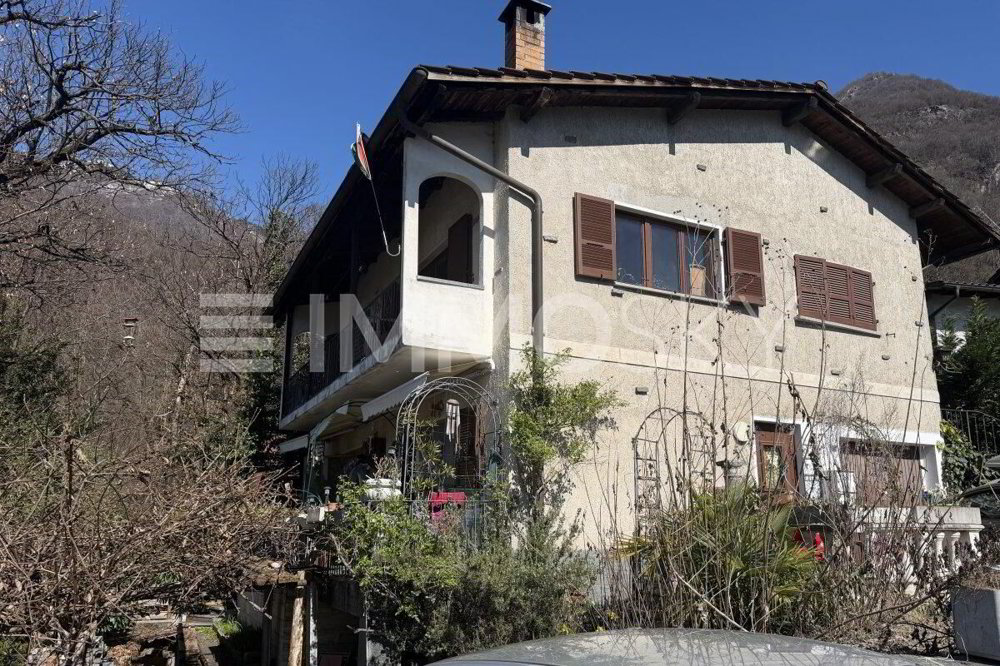 Immeuble d'habitation de 5.5 pièces en vente à Cugnasco - 230 m²