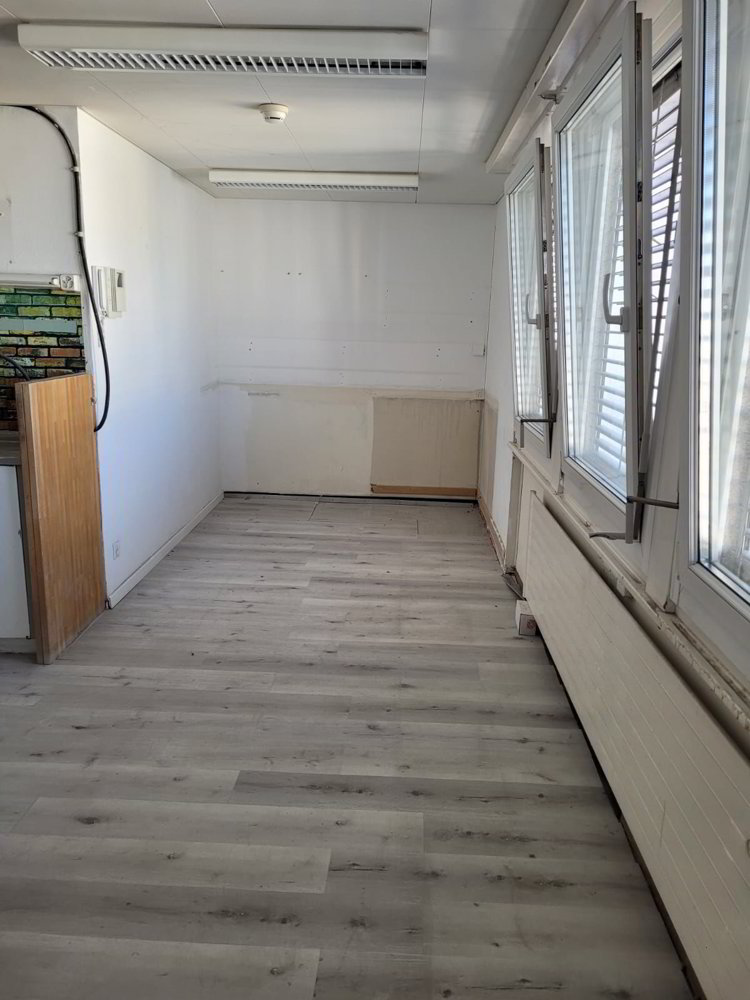 null rooms Office & Commercial for rent in Lausanne - image 1/5