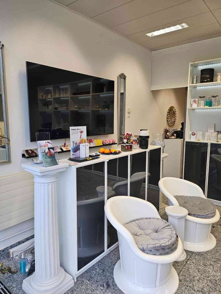 Untermiete - Platzmiete im Beautysalon in Adliswil - Ansicht 2