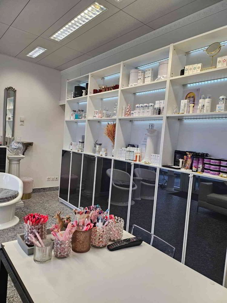 Untermiete - Platzmiete im Beautysalon in Adliswil - Ansicht 3