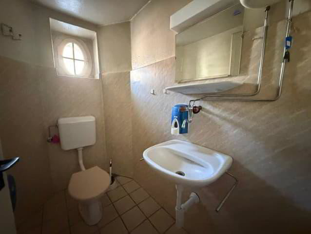 3 rooms Office & Commercial for rent in Tavannes - image 1/7