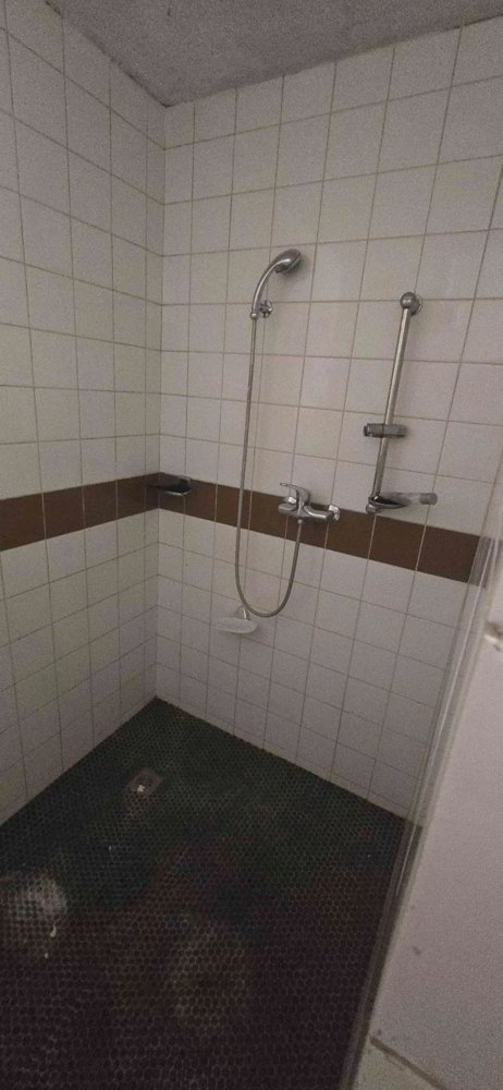 Gewerberaum mit Küche, WC und Dusche - Ansicht 4