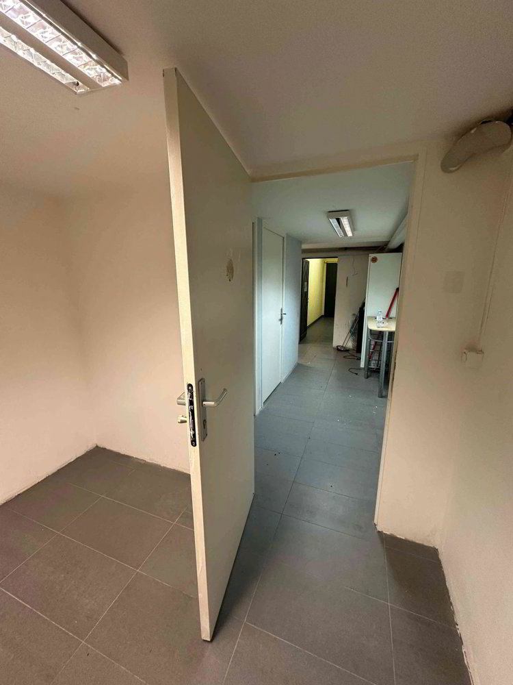 1 rooms Office & Commercial for rent in Genève - image 1/5