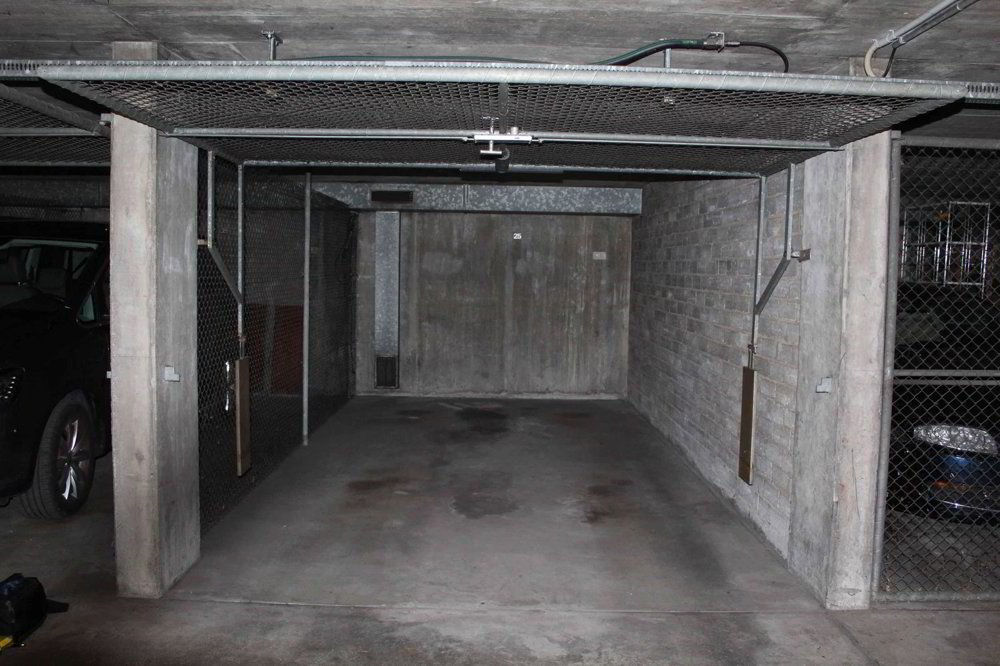 Garagenboxe in Einstellhalle Nähe Aeschenplatz - Ansicht 4