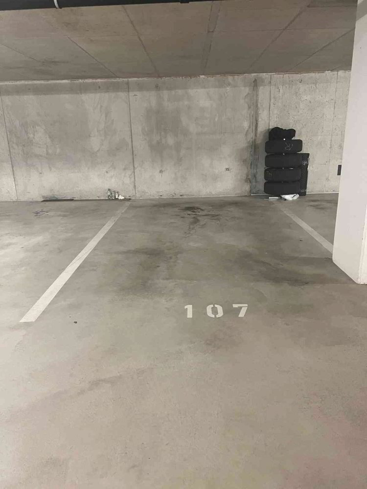 Einstellhallenplatz zu vermieten - Ansicht 2
