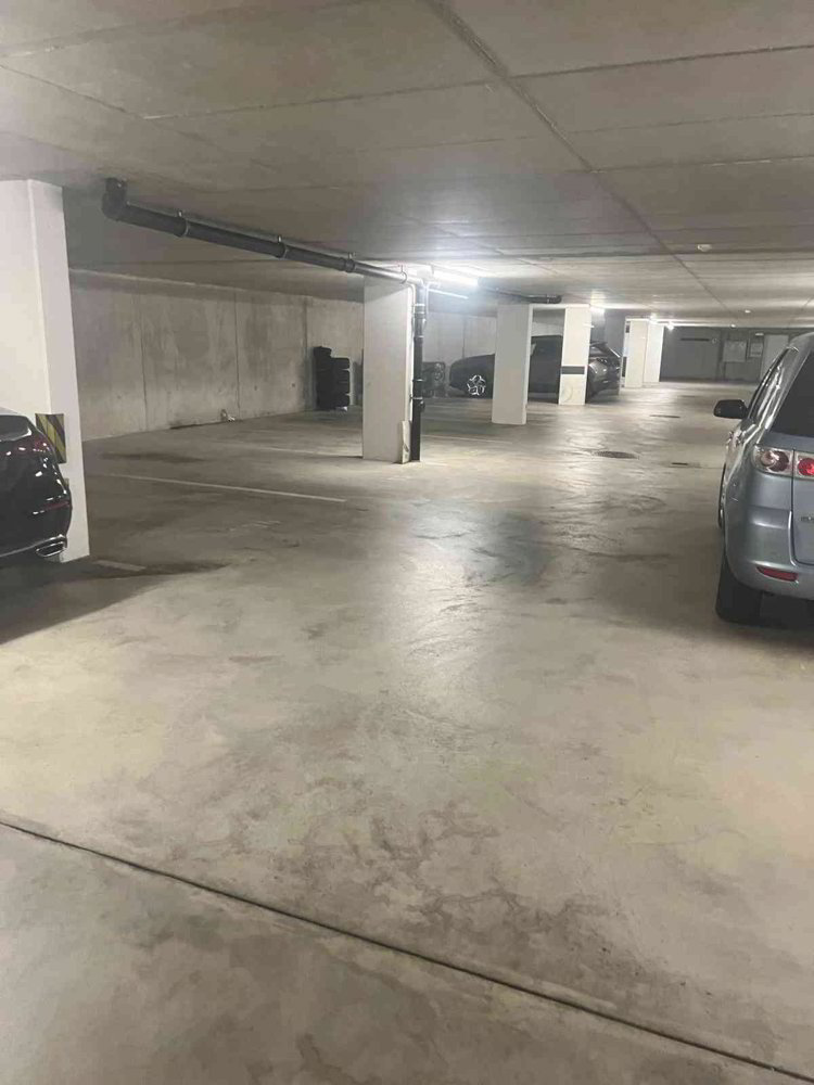 Einstellhallenplatz zu vermieten - Ansicht 3