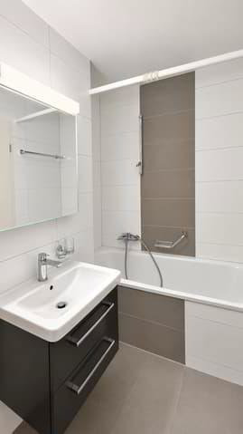4.5 rooms Apartment for rent in La Chaux-de-Fonds - image 1/9