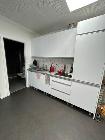 null rooms Office & Commercial for rent in Belfaux - image 1/6