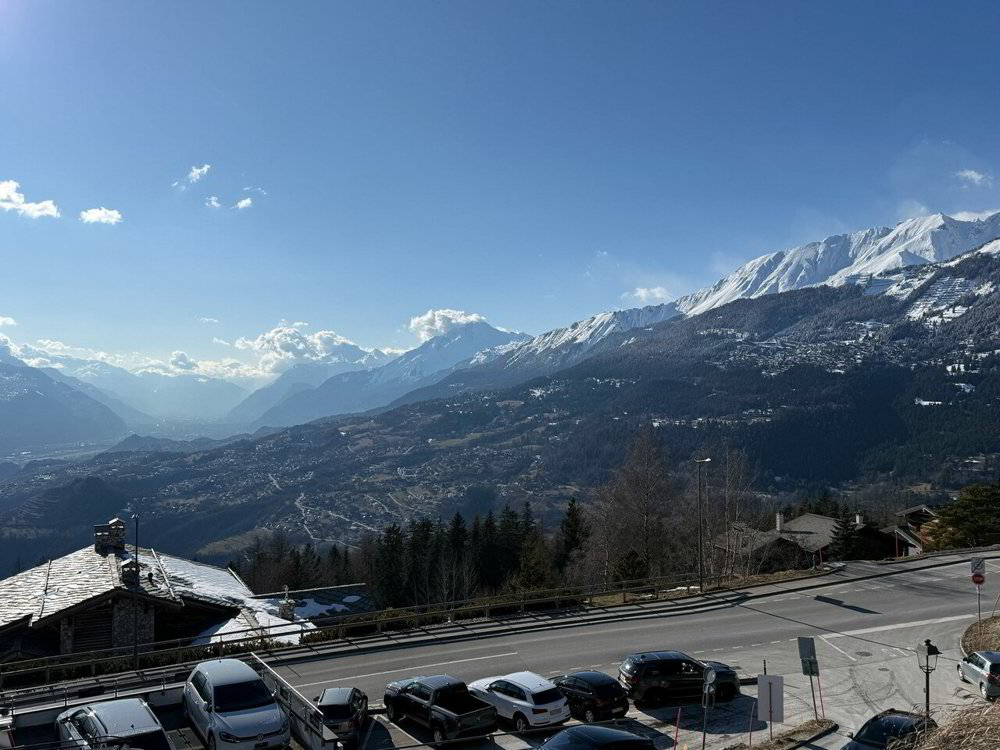 3 rooms House to buy in Crans-Montana - image 1/4