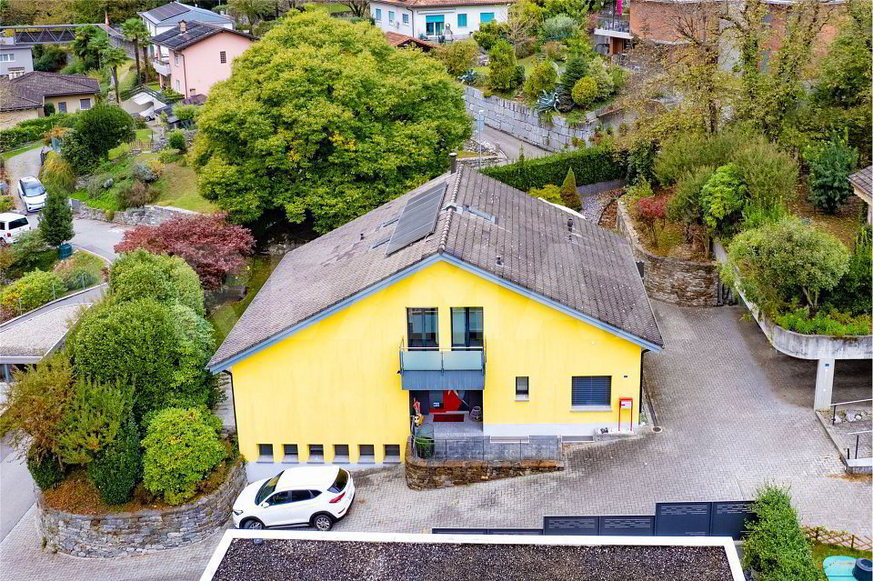 8 rooms House to buy in Lumino - image 1/13