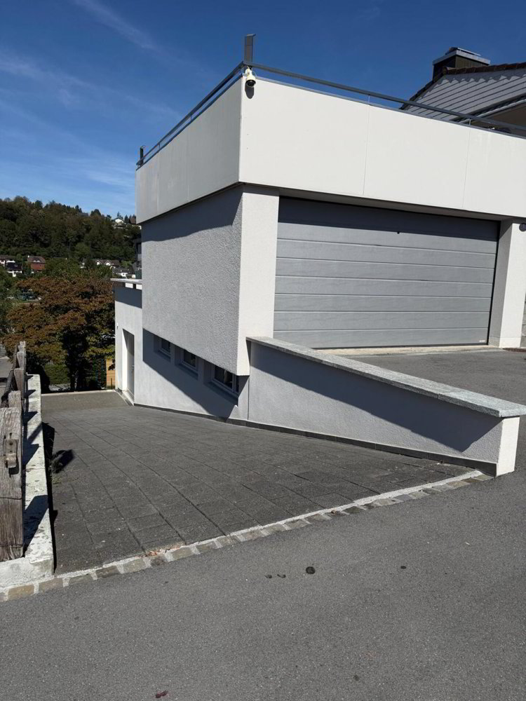 Vielseitiger Gewerberaum mit 2 Parkplätzen - Mehr