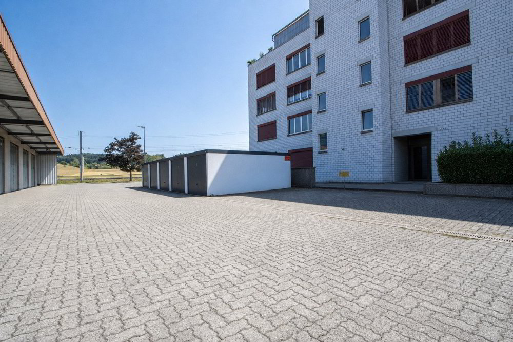 Gewerbebox und Garagen mit grosszügigem Grundstück an attraktiver Lage - Ansicht 5