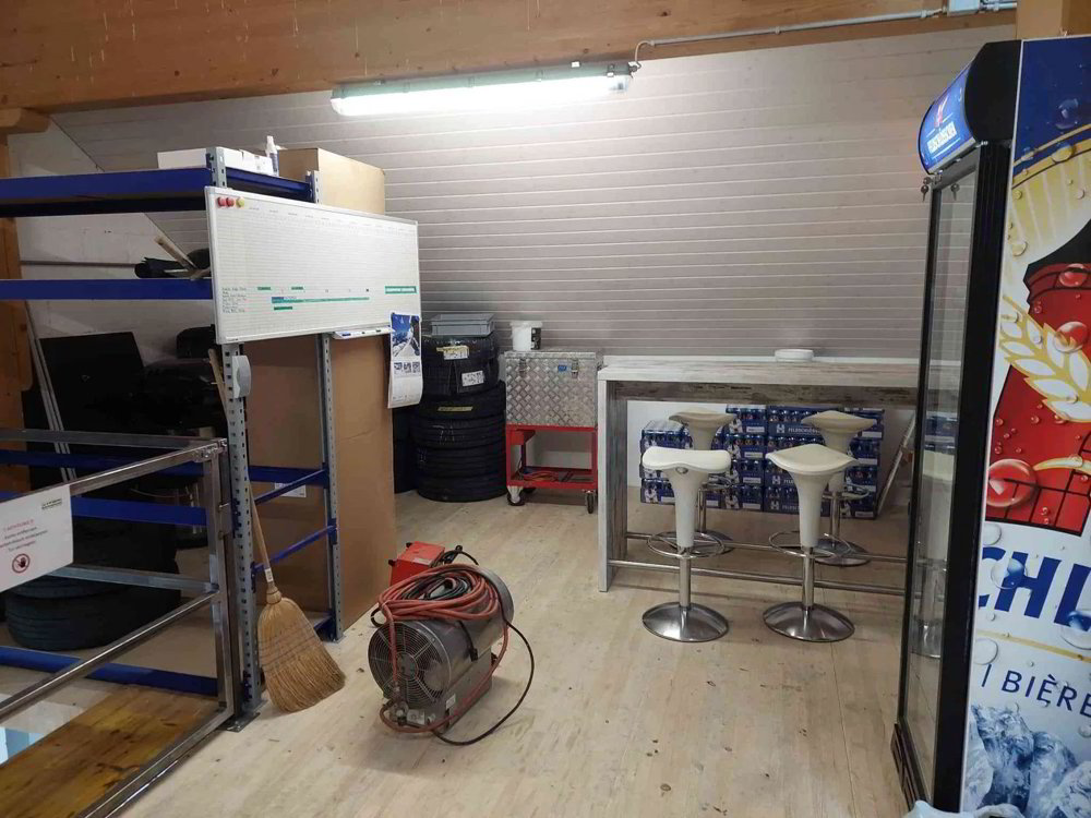 2 rooms Office & Commercial for rent in Amlikon-Bissegg - image 1/3