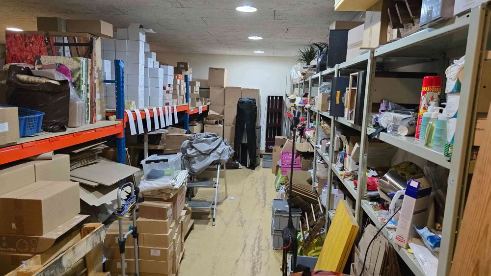 1 rooms Office & Commercial for rent in Dietlikon - image 1/2