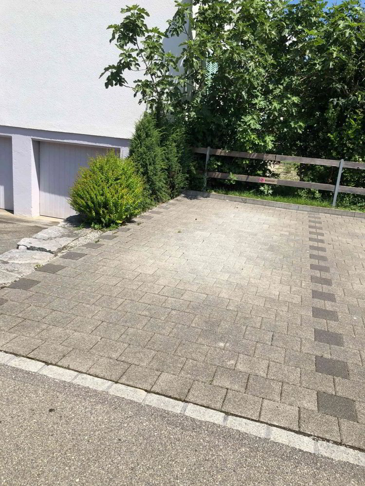 null Zimmer Parkplatz, Garage zu vermieten in Landquart - Bild 1/1