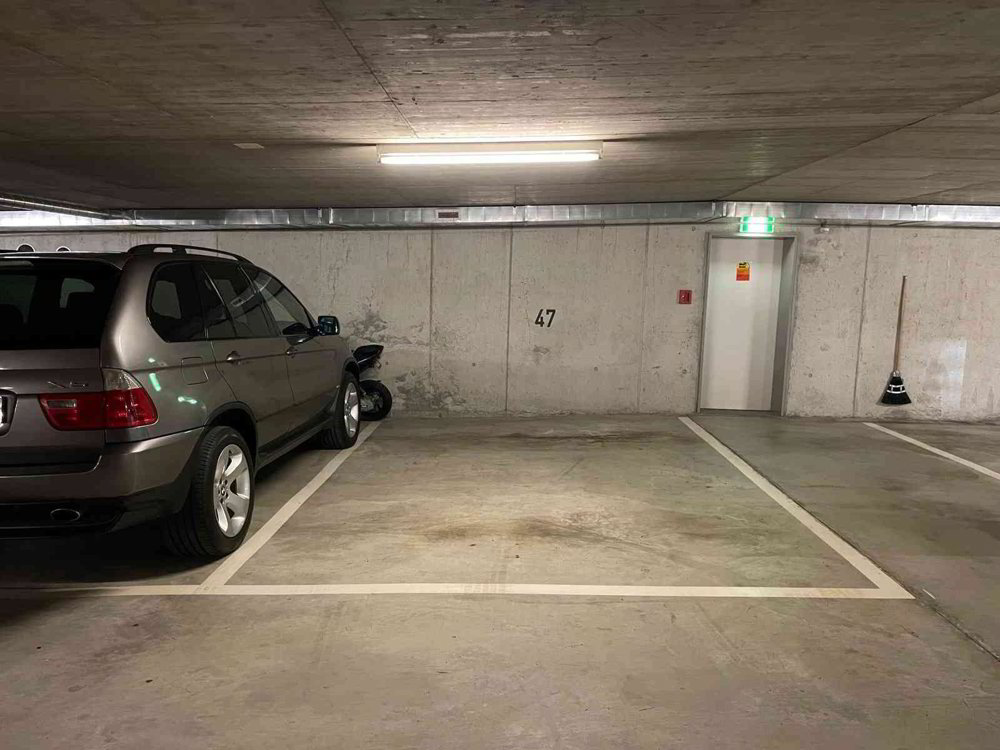 Grosse Parkplatz in Tiefgarage zu vermieten - Ansicht 3