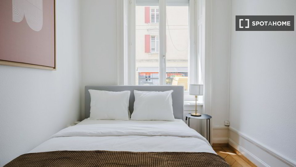 Appartement 2 pièces à louer à Zürich - image 1/13