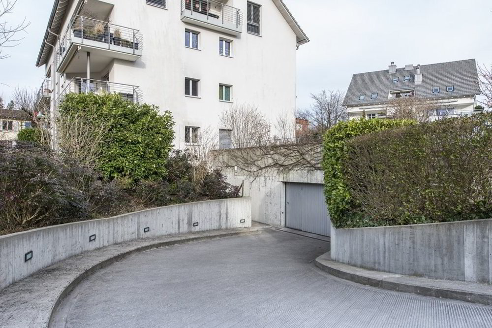 null rooms Car park, garage for rent in Oberengstringen - image 1/2