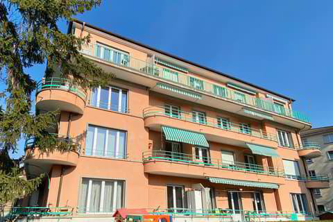 null rooms Car park, garage for rent in Lausanne - image 1/1