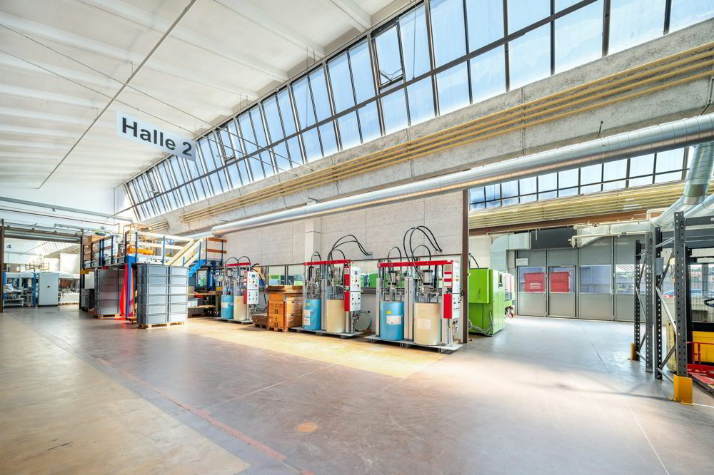 600 oder 1'300 m² 5,5 m hohe Shedhalle mit grosszügiger Anlieferung und hoher Bodenlast