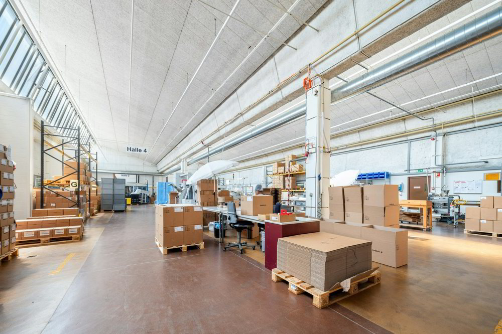 600 oder 1'300 m² 5,5 m hohe Shedhalle mit grosszügiger Anlieferung und hoher Bodenlast - Ansicht 4