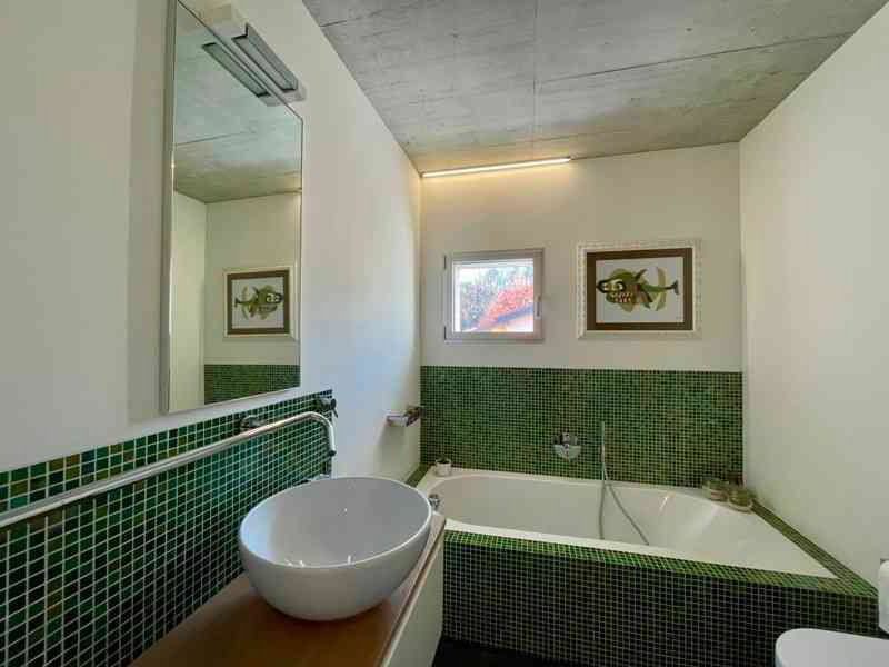 10 rooms House to buy in Stabio - image 1/12