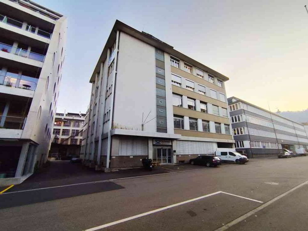 3 Stockwerke Gewerberäume zu verkaufen