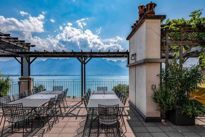 6 rooms Apartment to buy in Territet - image 1/7