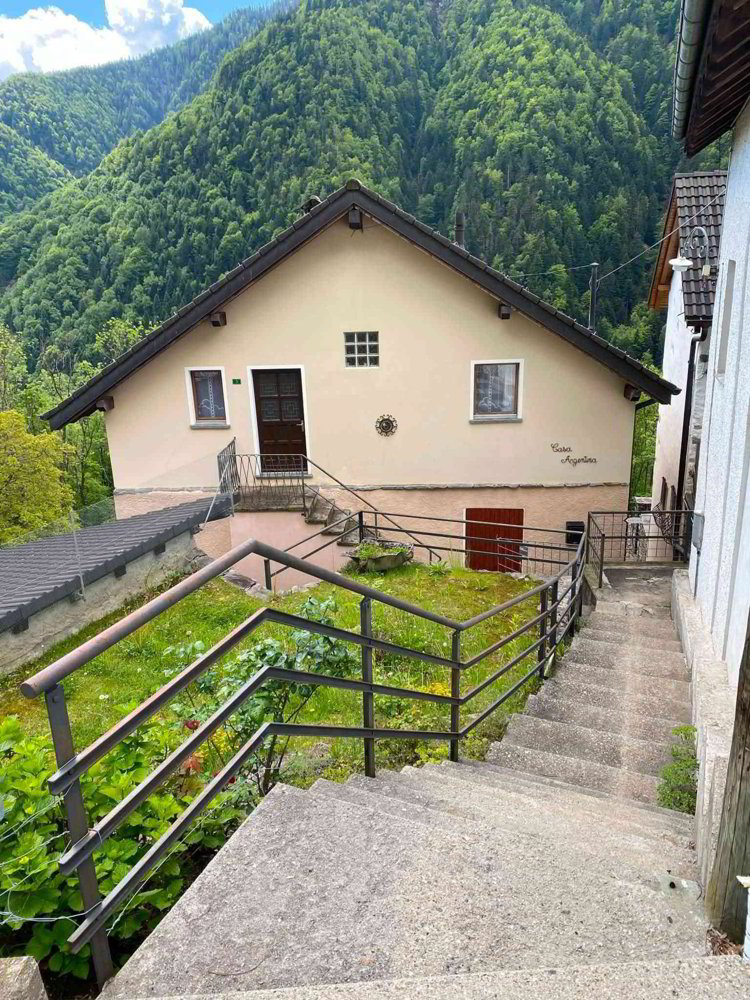 6 rooms House to buy in Loco - image 1/4