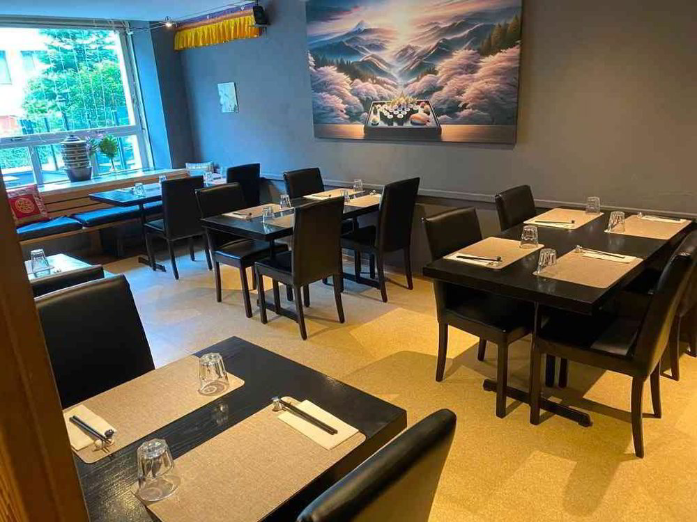 Gewerbefläche für Café/Bar oder Restaurant an der Burgstrasse 67 in Gl - Mehr