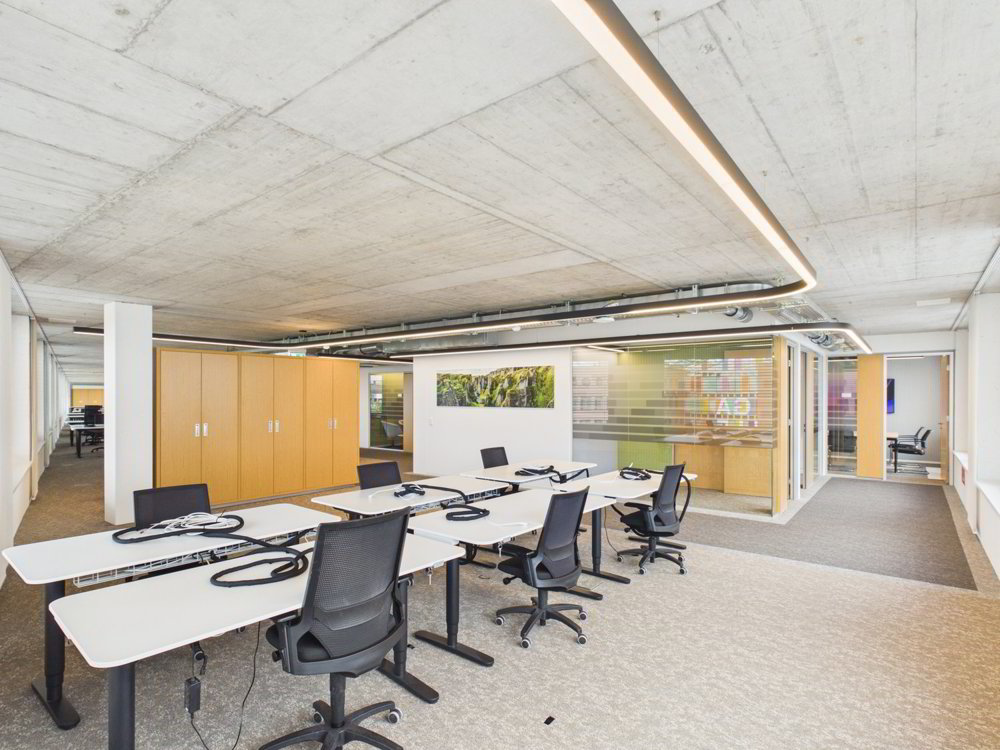 Vollausbau und Möbliert im 5. OG — Ab 358 m² - vollausgebautes Topbüro ab sofort verfügbar - Ansicht 4