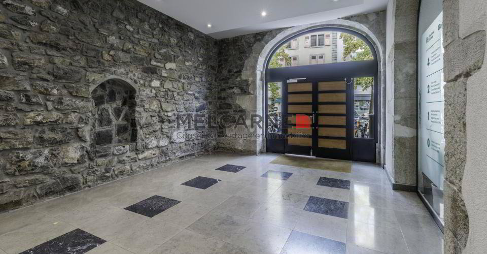 Bureaux d'environ 245 m² à louer – Proche du Quai des Bergues