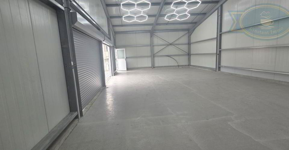 Local commercial - atelier de 94 m² en zone mixte - Ansicht 2