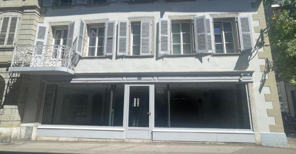 Bureau & Commerce null pièces à louer à Nyon - image 1/11