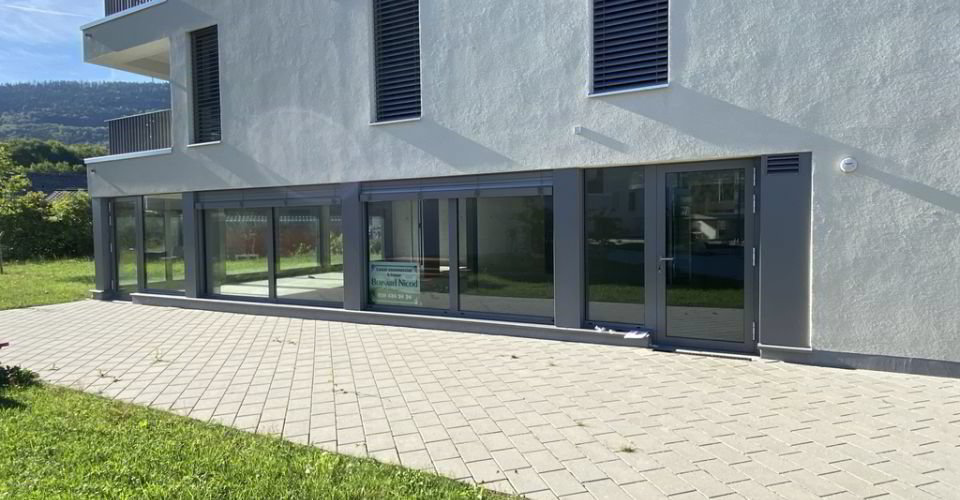 null rooms Office & Commercial for rent in Vallorbe - image 1/8