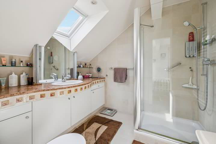 5 rooms Apartment to buy in Begnins - image 1/13