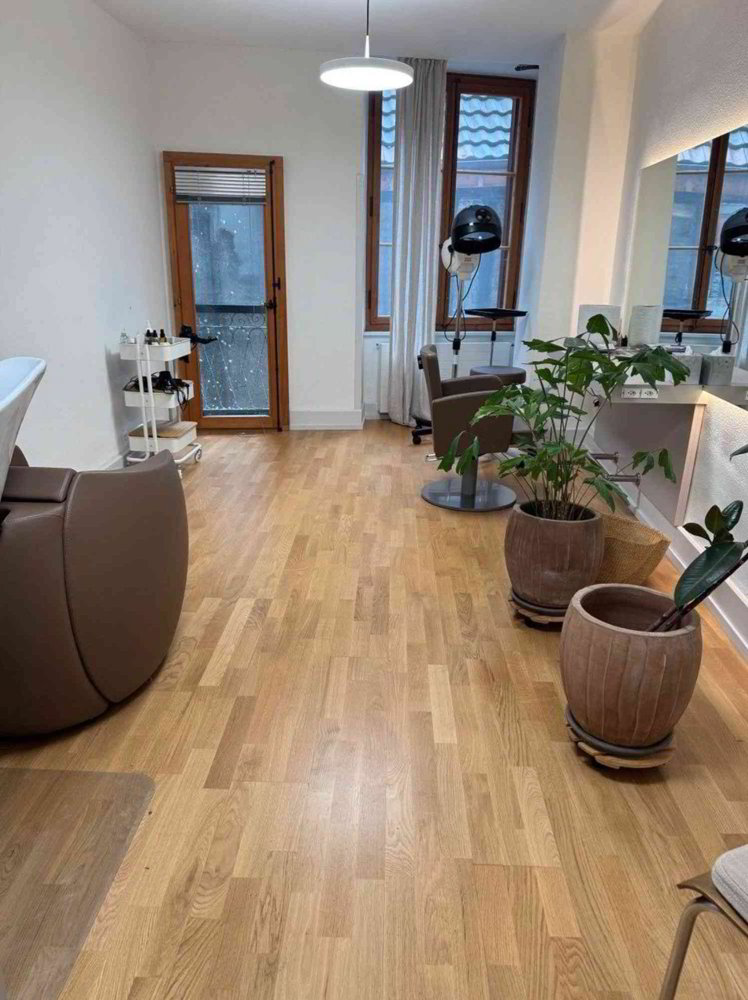Moderner Salon in der Bieler Altstadt zur Mitmiete - Ansicht 2