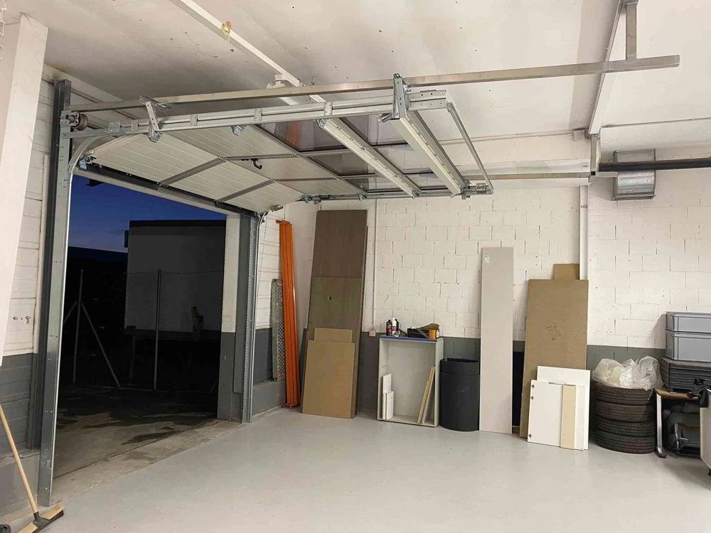 240 m² Atelier & Bureau + 75 m² place de parc avec couvert à Corcelles - Ansicht 4