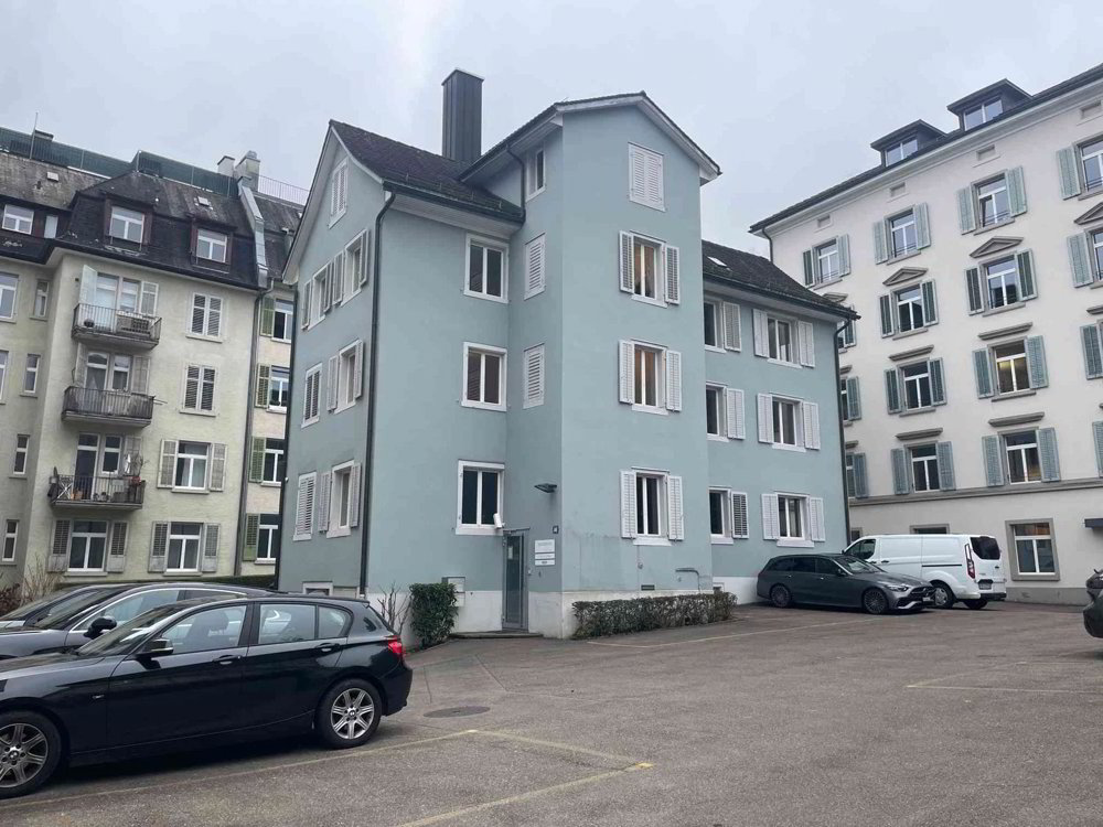 5 rooms Office & Commercial for rent in Zürich - image 1/6