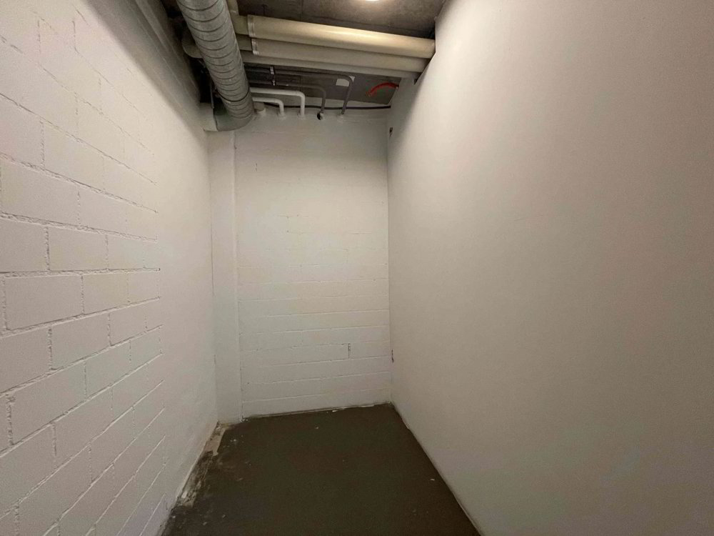 Gewerbe- Ladenlokal mit Schaufenster im Zentrum nähe Bahnhof - Mehr